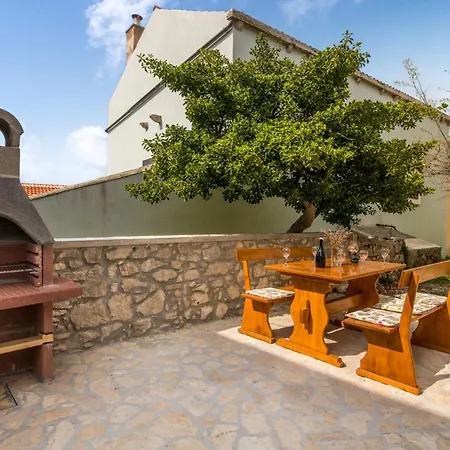 Holiday home Stunning In With Wifi Unije